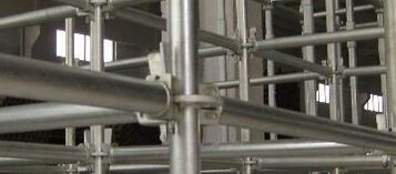 Tie members in ring lock scaffolding