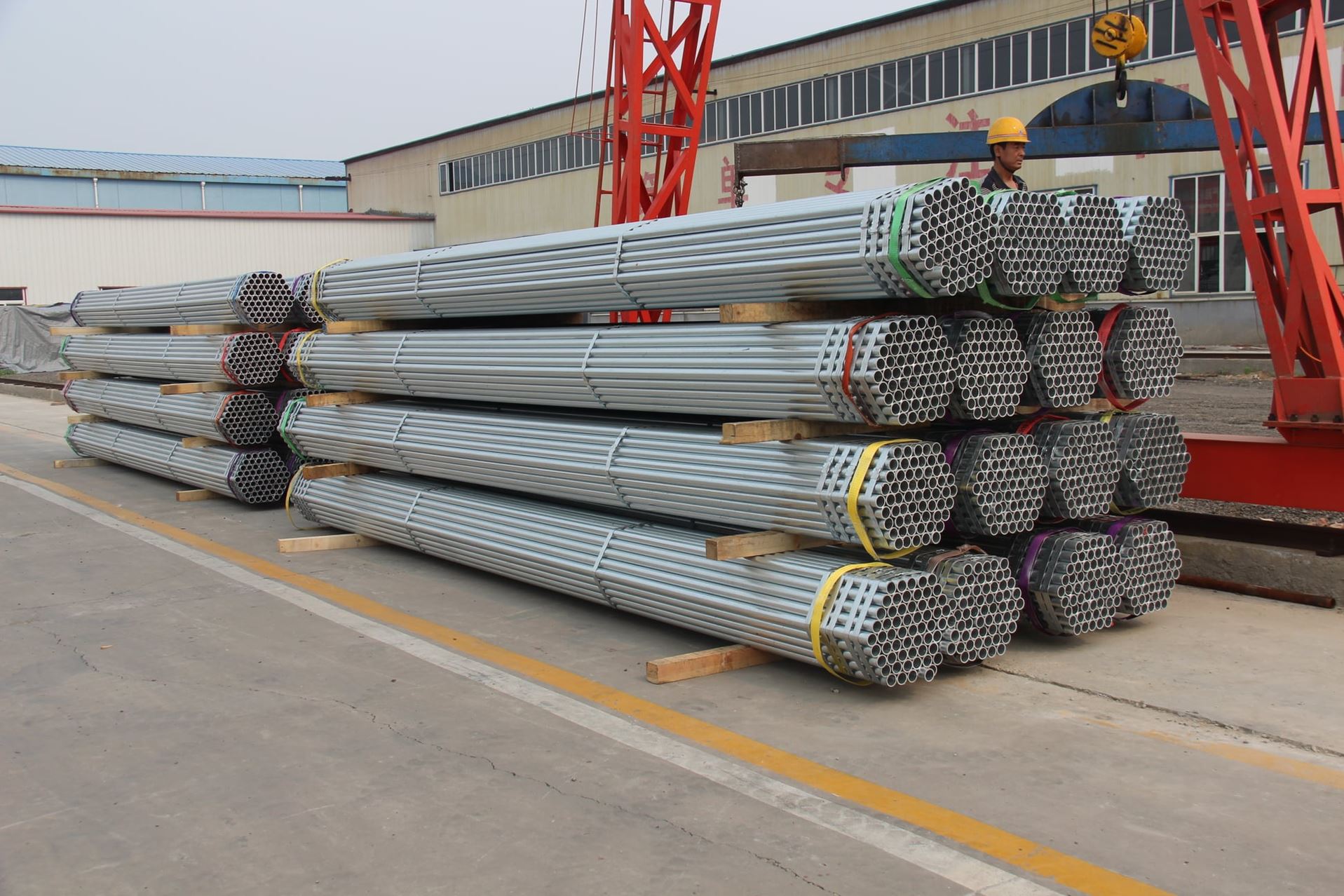 Difference between Seamless Steel Pipe and Galvanized Steel Pipe