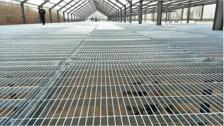 How Steel Grating Improves Safety and Drainage in Industrial Construction