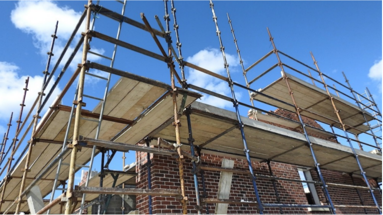 Scaffold Deck Design for Worker Stability and Efficiency