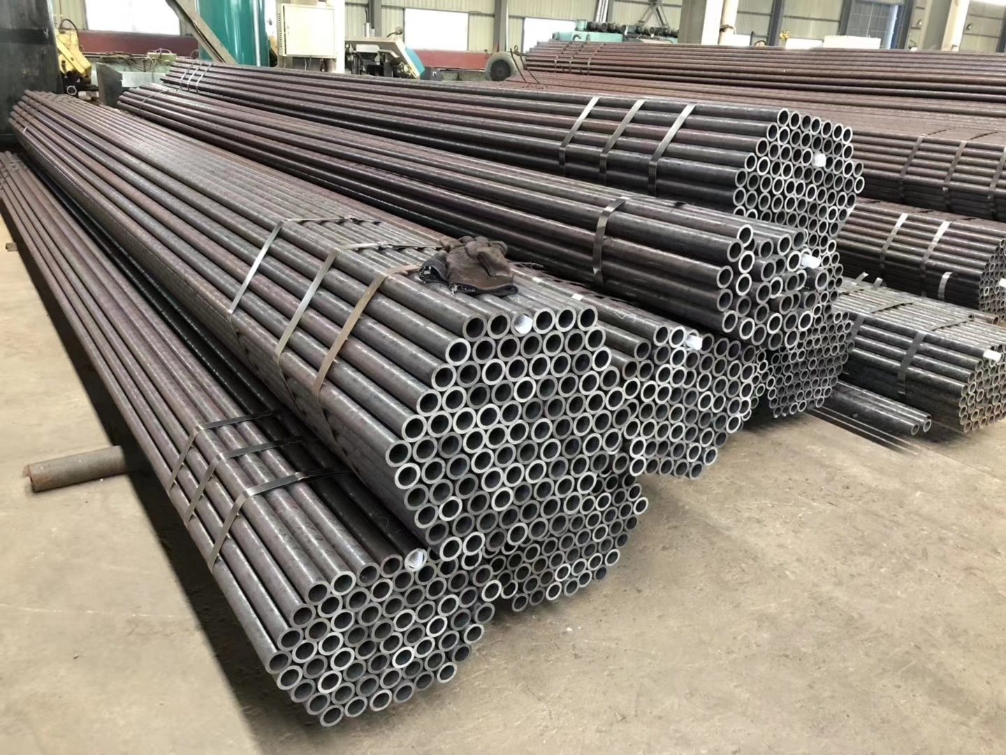 High-Quality-Best-Price-Seamless-Steel-Tube-Seamless-Tube-API-5L-Seamless-Steel-Pipe-.jpg